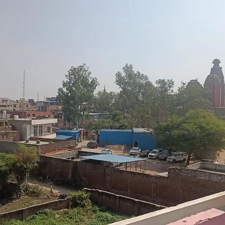 Bankey Bihari Spiritual Stay Just 2 Min Bankey Bihari Temple-2