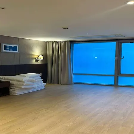 Ramada By Wyndham Jeju City Hall-3
