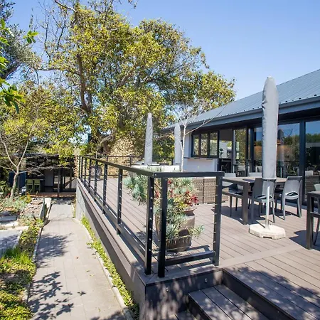 Coral Wood Self Catering Suites And B&B-2