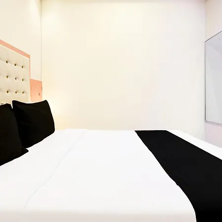 Hotel Airport Crown Andheri East, Mumbai-2