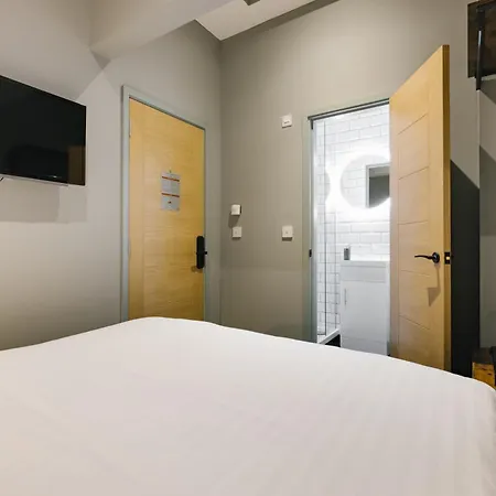 Tower Bridge Road Rooms-3