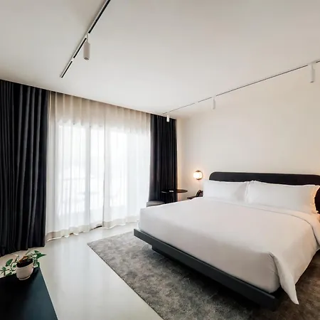 The Standardx, Bangkok Phra Arthit-2