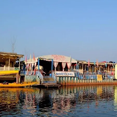 Montreal Group Of Houseboats-2