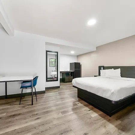 Southern Suites Carrollton-2
