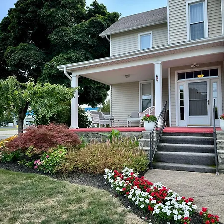 Victorian Inn Bed And Breakfast-3