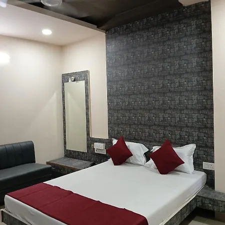 Hotel Tirupati Palace-3
