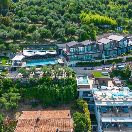 Sky View Garda Lake By Hotel Galvani-3