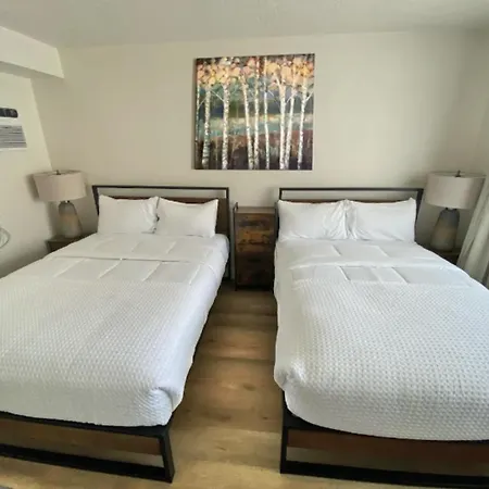 89 & Nine Motel-2