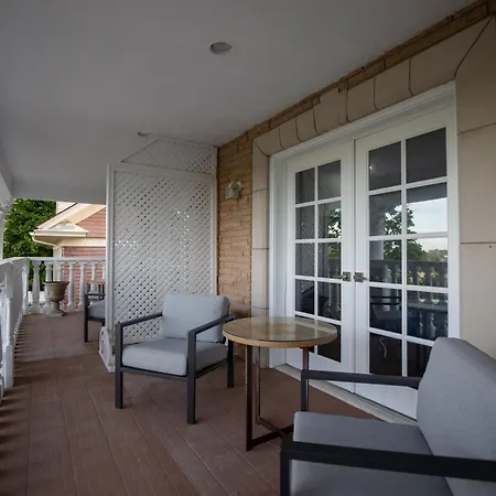 Niagara Luxury Suites-3