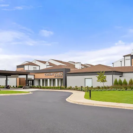Courtyard By Marriott Detroit Livonia-3