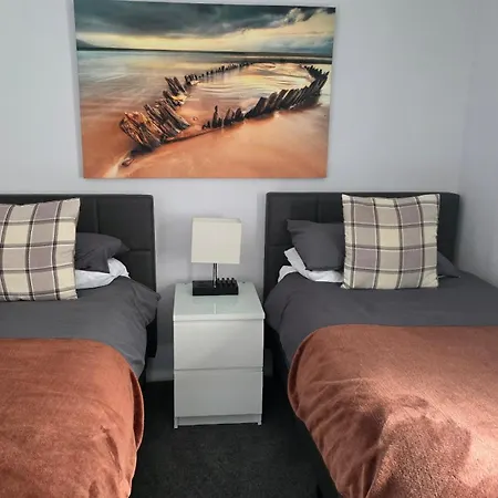 Farne Lodge-3