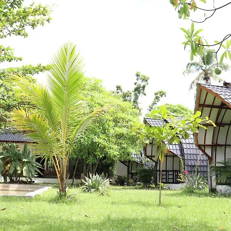 Gino'S Place - Guest House & Jungle Trekking-2