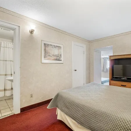 Royal Inn & Suites-3