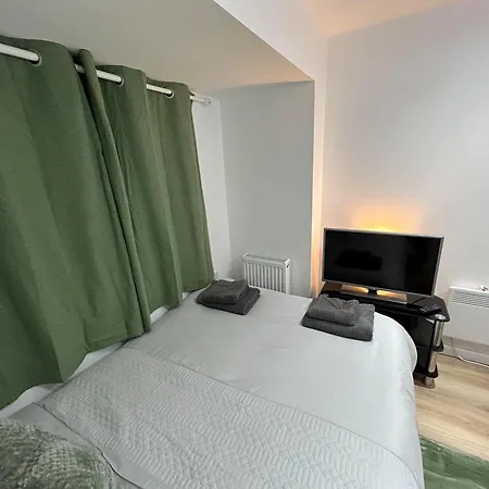 Studio Guest Room-2