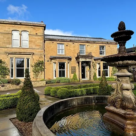 Manor House Lindley-3