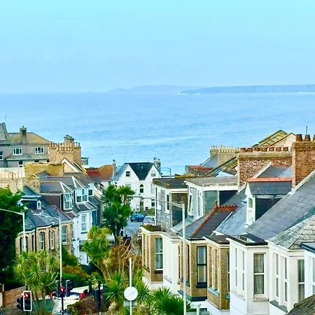 Delux Coastal Apartment-2