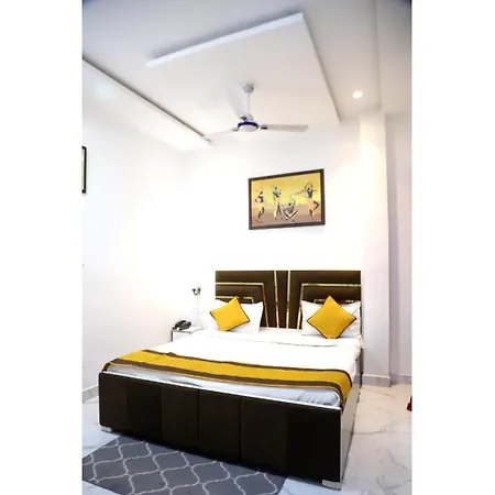Hotel Radhe Radhe-3