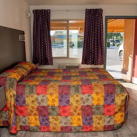 Traveler'S Rest Motel-2