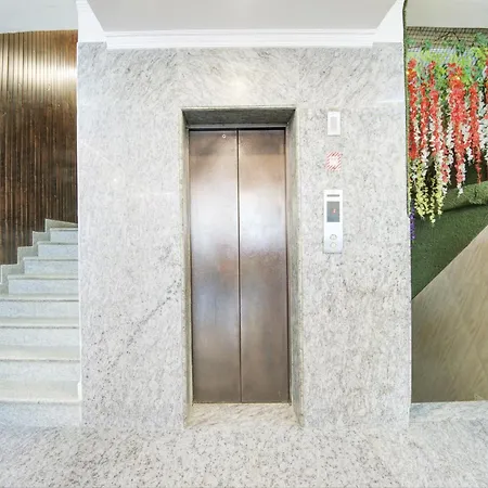 Hotel Elite Peak Noida Sector 72-2