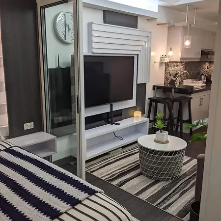 1 Cozy Bedroom In Lumiere Residences-2