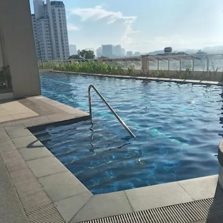 1 Cozy Bedroom In Lumiere Residences-2