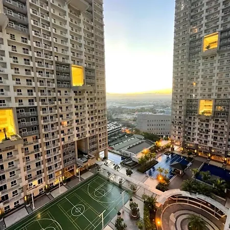 1 Cozy Bedroom In Lumiere Residences-3