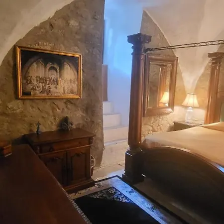Burg Hermannstein - Kings Room-2