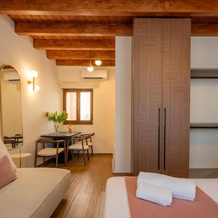 Casa D'Oro - Luxury Suites-2