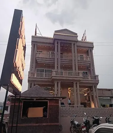 The Silver Spoon Hotel & Restaurant-2