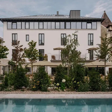 Hotel Rhin Garden-3