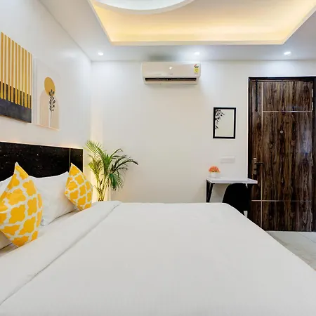 The Empire Studioz Hotel Golf Course Road Studio With Kitchen & Balcony One Horizon Center Paras Hospital Cyber City-3