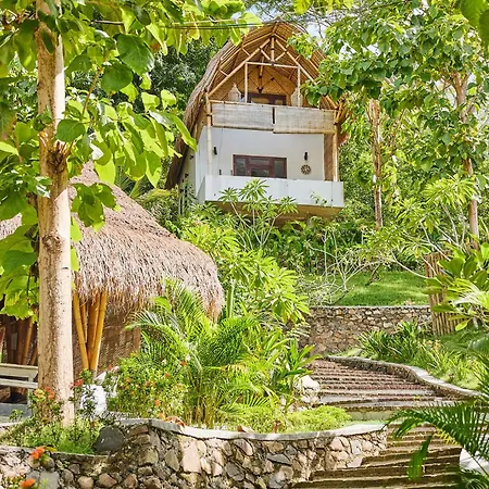 360 Surf Lodge-2
