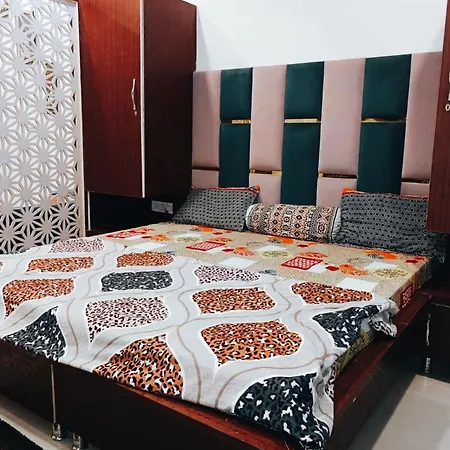White Elite Suits - Luxury Suite Rooms-2
