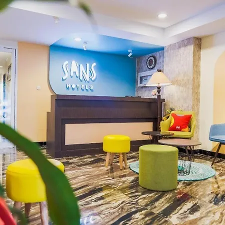 Sans Hotel Cemara Asri Medan-3