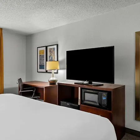 Comfort Inn & Suites Staunton-3
