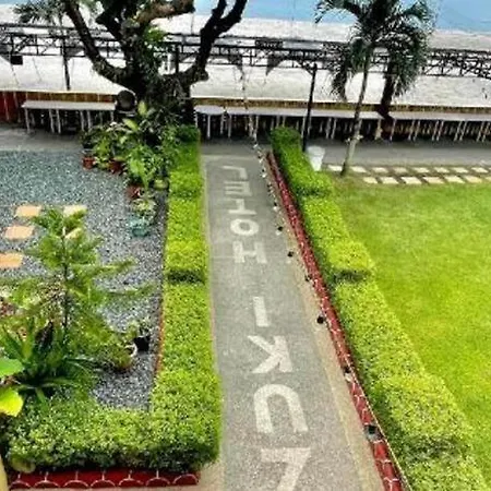 Suzuki Beach Hotel-3