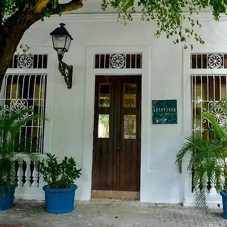Honky Tonk Colonial-3