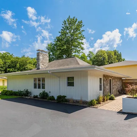 Dogwood Boutique Motel-2