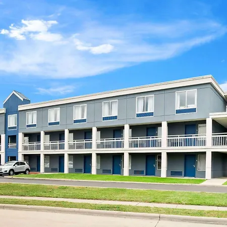 Days Inn & Suites By Wyndham Warren-2