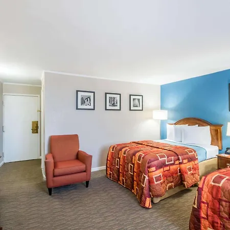 Travelodge By Wyndham Aberdeen-2