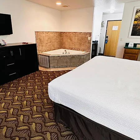 Days Inn By Wyndham North Platte-3