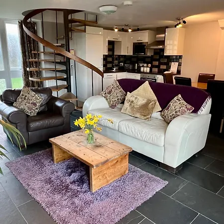 Dolgun Uchaf Historic Guesthouse And Cottages With Boutique Bedrooms In The Heart Of Snowdonia-2
