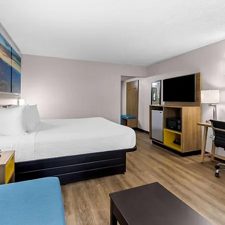 Days Inn By Wyndham Clayton-2