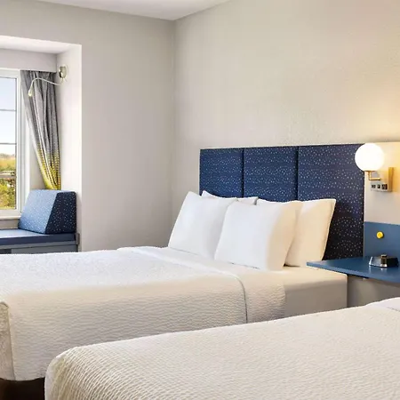 Microtel Inn & Suites By Wyndham New Ulm-2