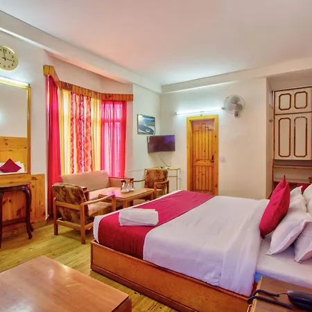 Hotel Royal The Mall Manali-3