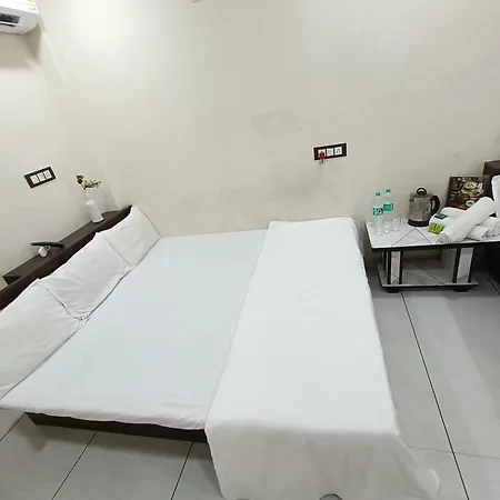 Treebo Yatri Grah Kshipra T Hotel-3