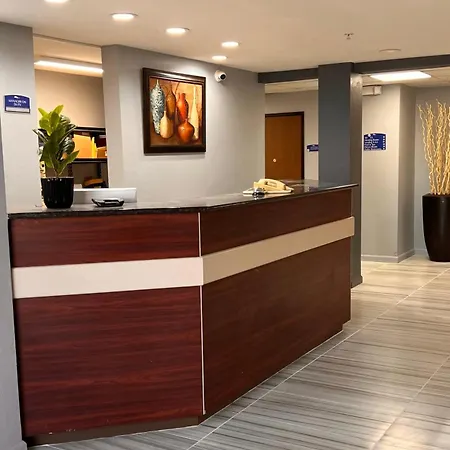 Blisspoint Inn & Suites, Northwood-2