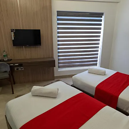 D-Luxe Hotel-3