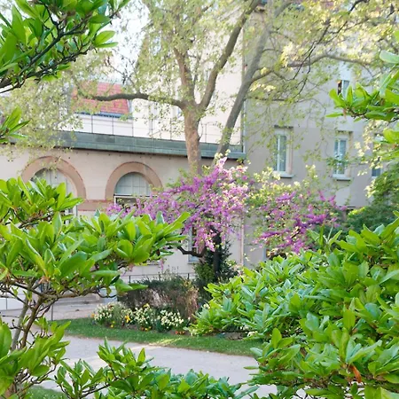 Hotellerie L'Enclos Rey-3