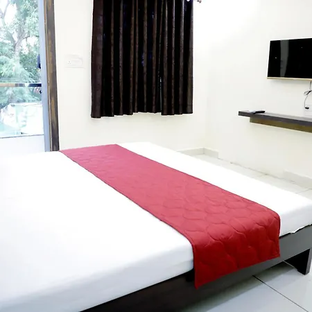 Hotel Jag Laxmi Palace Prime Location Main Road Near Mahakal Temple And Railway Station-2
